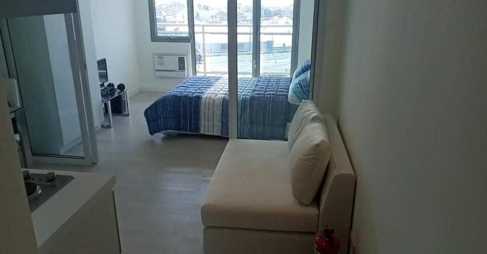 Azure Urban Resort - Paranaque Manila Near Terminal Unlimited Wifi And Netflix Exterior photo