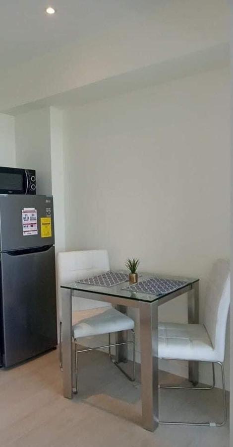 Azure Urban Resort - Paranaque Manila Near Terminal Unlimited Wifi And Netflix Exterior photo